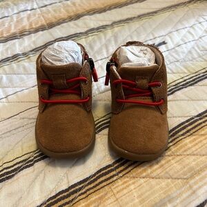 NIB UGG Unisex Baby Daine Chukka Boots Size S 02/03 (6-12M) Chestnut Suede